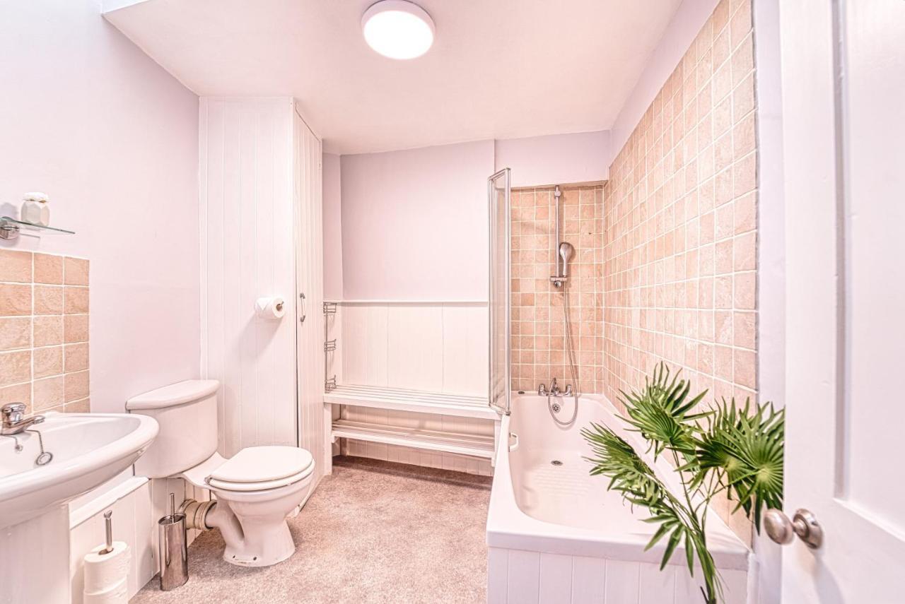 The Stylish Gem Of Bath - Football Table - Sleeps 10 Exterior photo